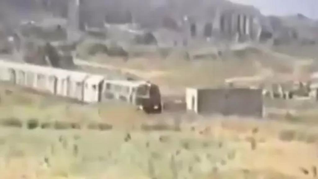 فيديو نادر يعود لسنة 1984...قطار على الساحل اللبناني متجهاً الى طرابلس!