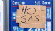 أزمة وقود في أمريكا مع نفاد الإمدادات في محطات بيع البنزين.. وتحذير من ظاهرة &quot;أكياس البنزين&quot;