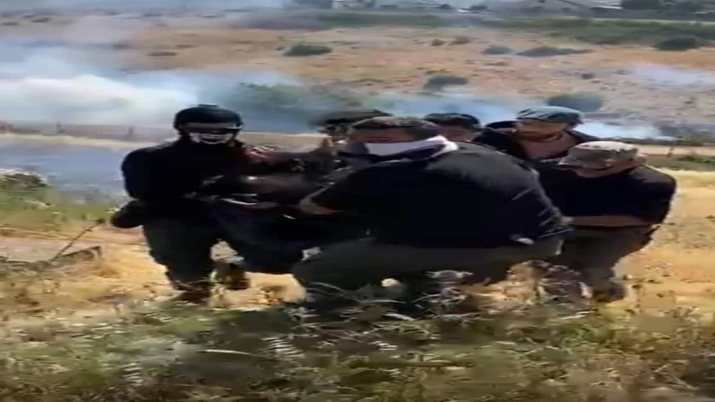بالفيديو/ أثناء نقل احد الجرحى الذي اصيب بالرصاص المطاطي عند الحدود اللبنانية الفلسطينية