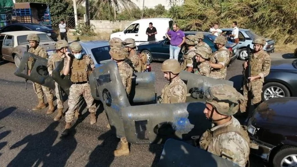 الجيش يمنع محتجين من قطع طريق بيروت طرابلس عند محلة البالما