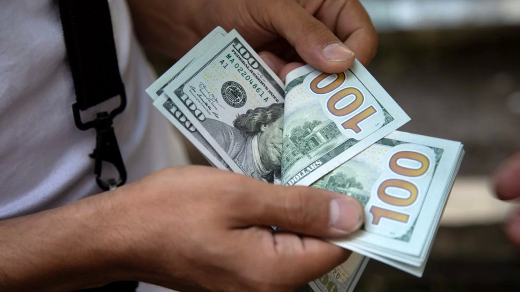 مصرف لبنان: تعميم عملية دفع مبلغ ٨٠٠ $ سينشر الاثنين والمسودة المتداولة عنه غير دقيقة