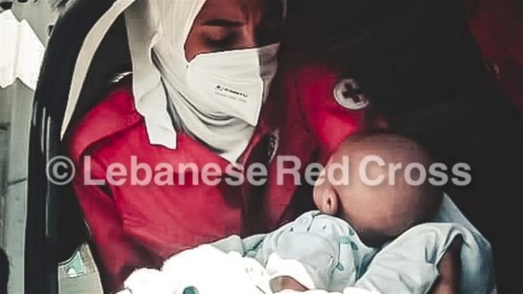 الصليب الاحمر اللبناني: استجابة 4 فرق لحريق مخزن في البداوي وعملت على نقل إصابتان الى المستشفى واخلاء 23 شخصا واسعاف 24 آخرين في الموقع