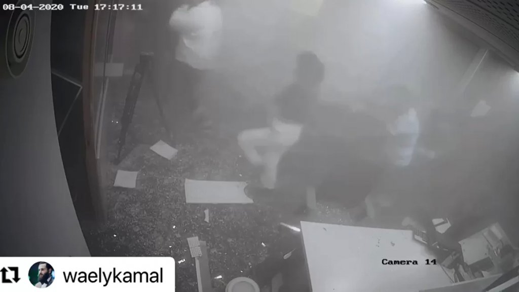 صحافي ينشر لقطات وثقتها كاميرات المراقبة من وجع لحظة انفجار الرابع من آب