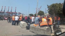 إضرابٌ في مرفأ بيروت وعمال يرفعون الصوت: نريد رواتبنا بالدولار