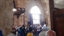 بالفيديو/ تلاسن بين مصلين وخطيب المسجد المنصوري الكبير على خلفية الأوضاع في البلاد 