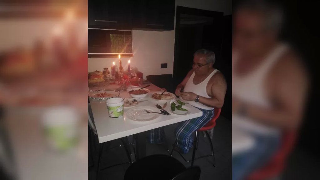 صورة انتشرت للنائب ماريو عون وهو يتناول العشاء على ضوء الشمع