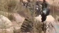 بالفيديو/ قوات الاحتلال تستعين بـ &quot;روبوت&quot; لفحص &quot;الكيس الأسود&quot; قرب الخط الازرق جنوب العديسة ... لكنه &quot;انقلب&quot;!