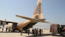 بالصور/ 8 أطنان من المواد الطبية والغذائية.. هبة أردنية لـ الجيش اللبناني!