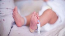 طفل حديث الولادة بحاجة لمساعدة اصحاب الأيادي البيضاء: تكاليف علاجه تجاوزت الـ40 مليون ليرة 