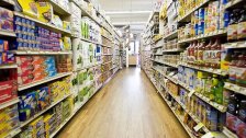 نقيب مستوردي المواد الغذائية: الأسعار بدأت تنخفض بشكل حاد وسينعكس ذلك على الرفوف