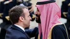 كتّاب سعوديون: لماذا لا يفتح ماكرون خزائنه لمساعدة لبنان بدل الطرق على أبواب المملكة؟