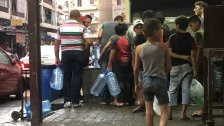مشهد يُضاف إلى معاناة اللبنانيين.. طوابير للتزود من سُبل المياه التابعة للمساجد في طرابلس 