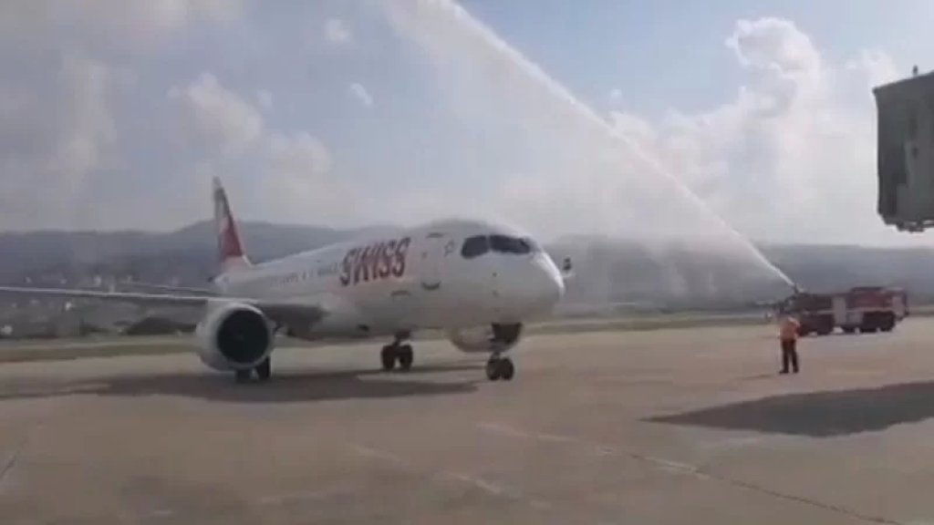 بالفيديو/ بعد غياب لعشرات السنين.. وصول أول رحلة للخطوط الجوية السويسرية آتية من زوريخ إلى مطار بيروت!