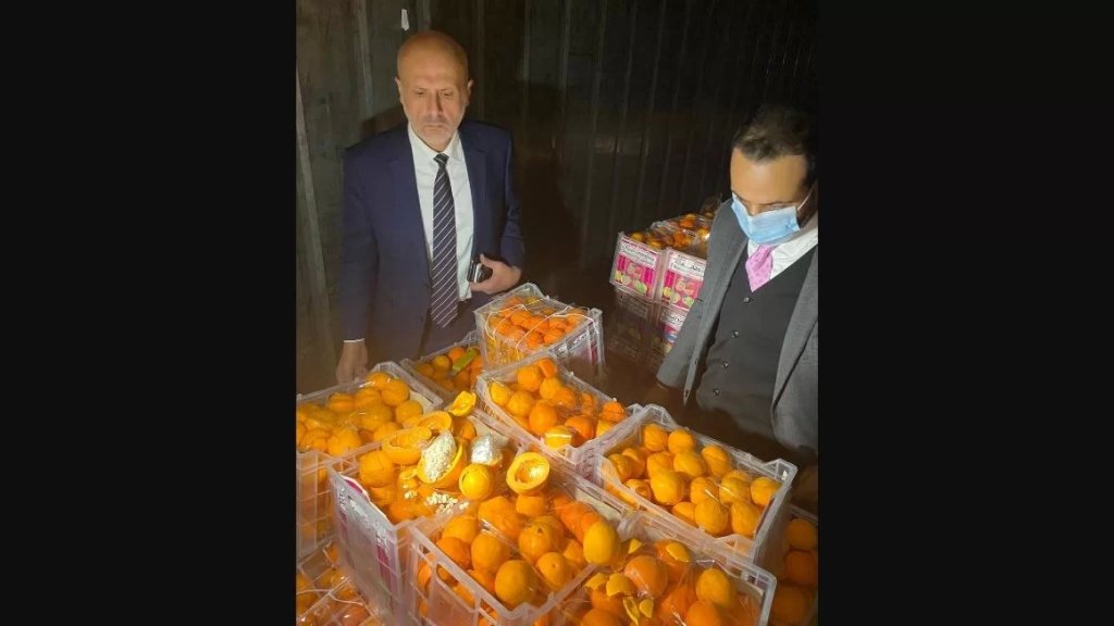 وزير الداخلية يكشف على شحنة الليمون في مرفأ بيروت والتي ضبط بداخلها حوالي ٩ مليون حبة كبتاغون كانت متوجهة الى الخليج