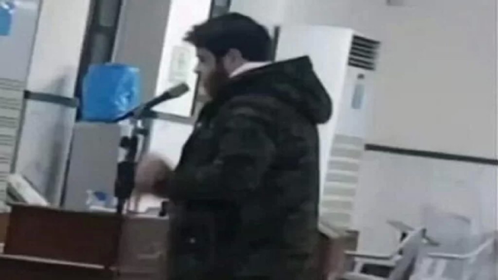 بالفيديو/ بعد اعتزاله الفن.. أدهم النابلسي يؤم المصلين في أحد المساجد!