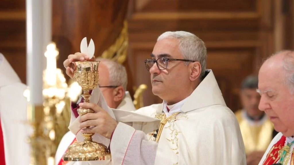 المطران بولس عبد الساتر: إنقسامنا وفساد المسؤولين سيجر البلاد إلى حرب لا تحمد عقباها.. اتعظوا وإلا!