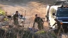 بالفيديو/ جنود الإحتلال الإسرائيلي يجمعون بقايا بلاستيكية وحديد و"تنك" من المكب الجانبي للنفايات قرب مستعمرة "شتولا" مقابل عيتا الشعب!