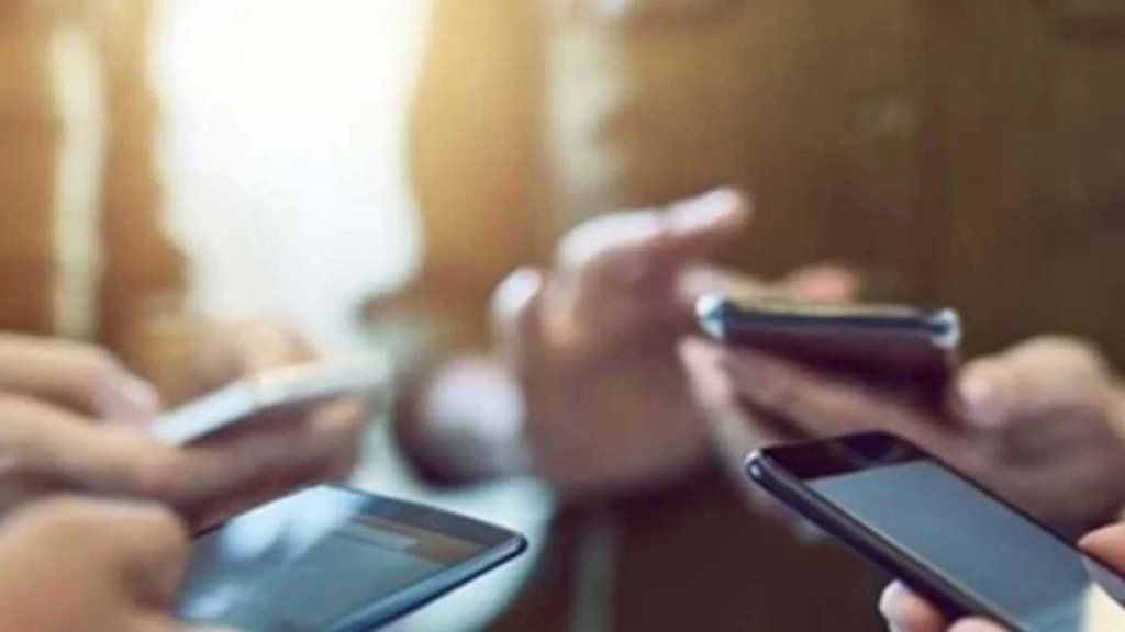  انقطاع شبه التام للاتصالات الخلوية وخدمات الانترنت التي تؤمنها شركتي "الفا" و"تاتش" في قرى عكارية لنفاد المازوت