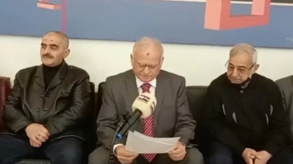 متقاعدو قوى الأمن دعوا إلى رص الصفوف: لسنا مستعدين لتغطية سرقات قام بها بعض السياسيين بالاشتراك مع المصارف وحاكمية مصرف لبنان