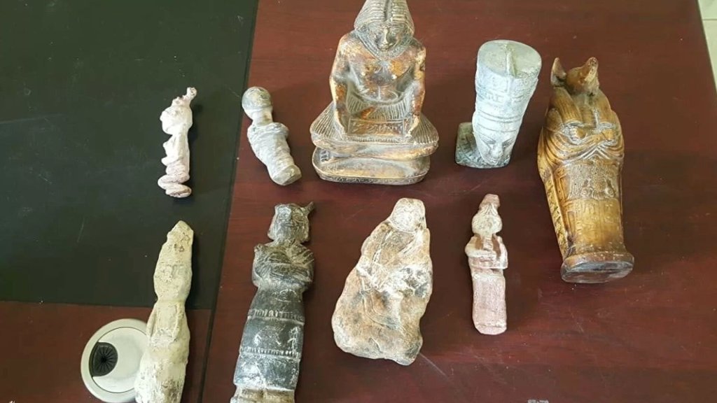 لبنان يسلم العراق 337 قطعة أثرية مهربة