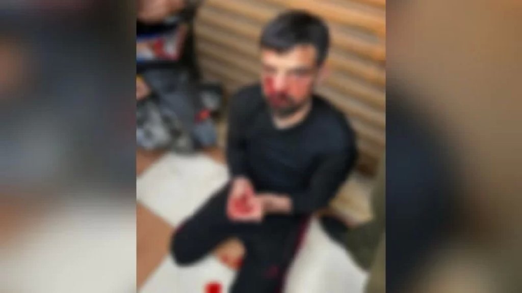 بالفيديو/ جريمة مروعة تهزّ عنقون.. سوري يذبح والد زوجته من الوريد إلى الوريد!