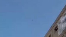 بالفيديو/ دوي صافرات الإنذار..  الإحـ.تلال يستدعي طائرات ومروحيات حربية بعد "تسلل مسيّرة من لبنان"