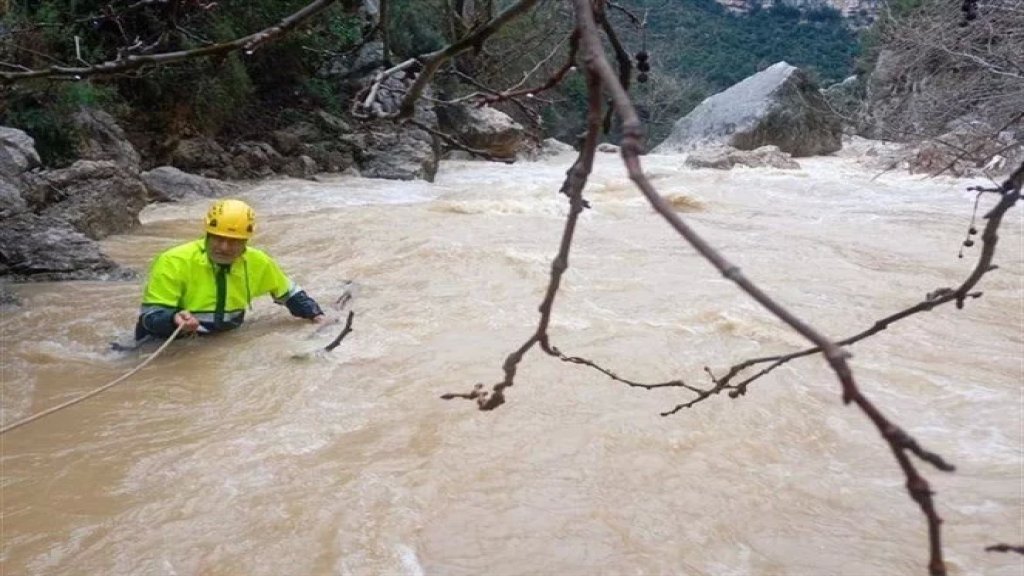 عناصر الدفاع المدني عثروا على جثة الشاب الذي كان قد فُقد بعد ظهر أمس على ضفاف نهر داريا /كسروان