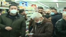بالفيديو/ دهم سوبرماركت في فرن الشباك... سلام: قد نصادر المواد المخبّأة وقد نوزّعها مجاناً على المواطنين