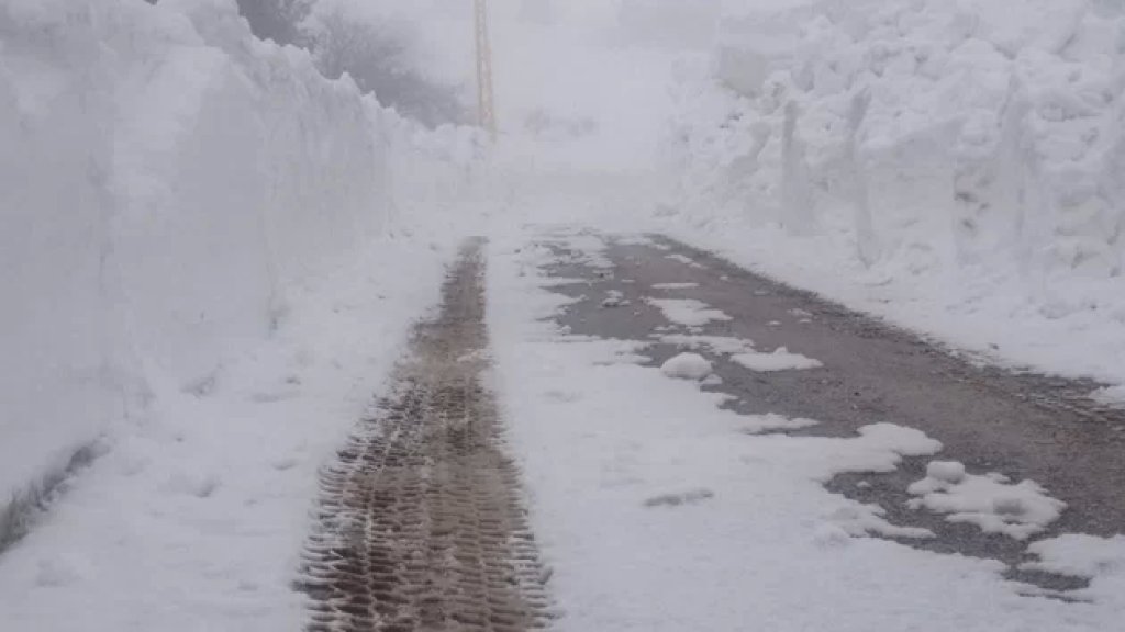 الأهالي في جرد الهرمل معزولون: الثلوج قطعت الطرق وحجب المازوت قطع الإتصالات!
