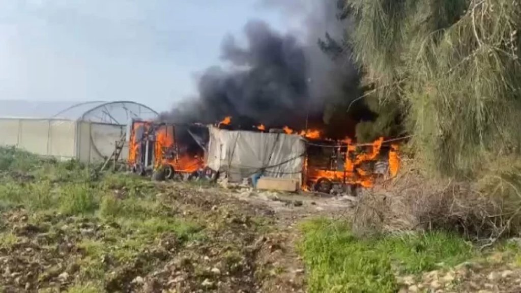 بالصور/ حريق داخل منزل في بلدة الخرايب.. والدفاع المدني التابع لجمعية الرسالة ينقذ طفلة كانت بداخله!