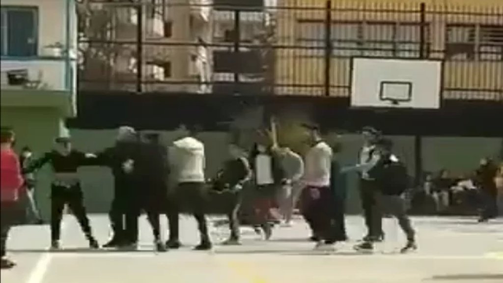 بالفيديو/ إشكال وسلاح أبيض في مدرسة لبنانية.. وجرحى في صفوف التلاميذ!