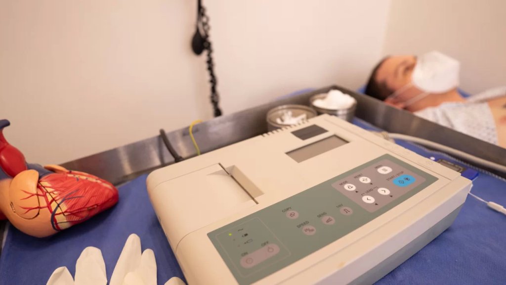 أزمة طبية: 3 شركات من أصل 5 معنية بموضوع أمراض القلب ستوقف تسليم بطاريات القلب!