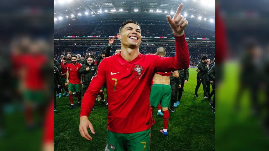 بالفيديو/ بعد تحطيم هاتف مشجع صغير وشكوى الوالدة لقسم الشرطة.. رونالدو يعتذر: "لحظة غضب"!