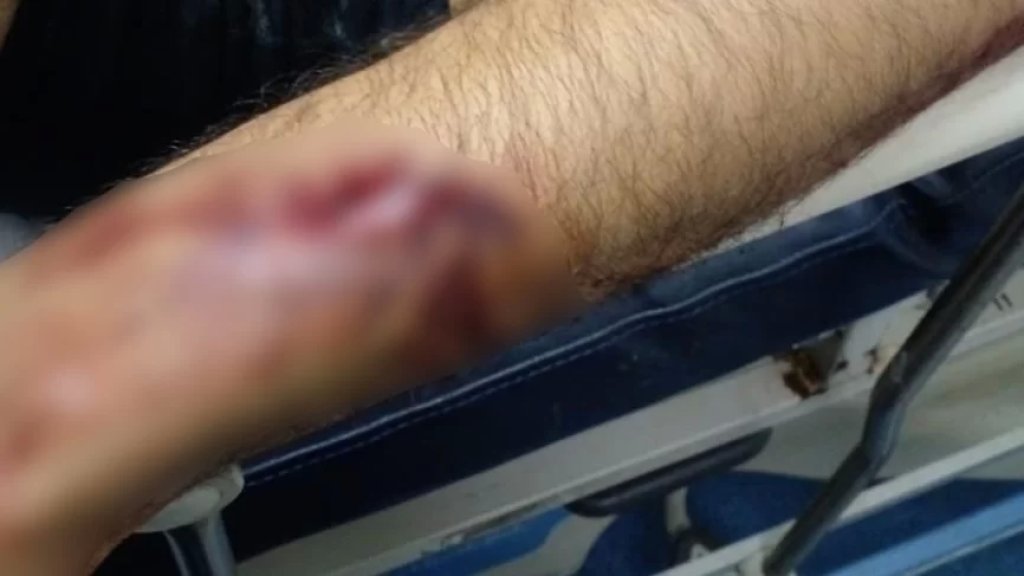  شاب يتعرض لهجوم بالسكاكين في منطقة الحمرا !