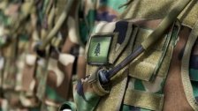 الجيش اللبناني: الجيش اعاد الوضع الى ما كان عليه في منطقة عائشة بكار وينفذ عمليات دهم منازل مطلقي النار لتوقيفهم