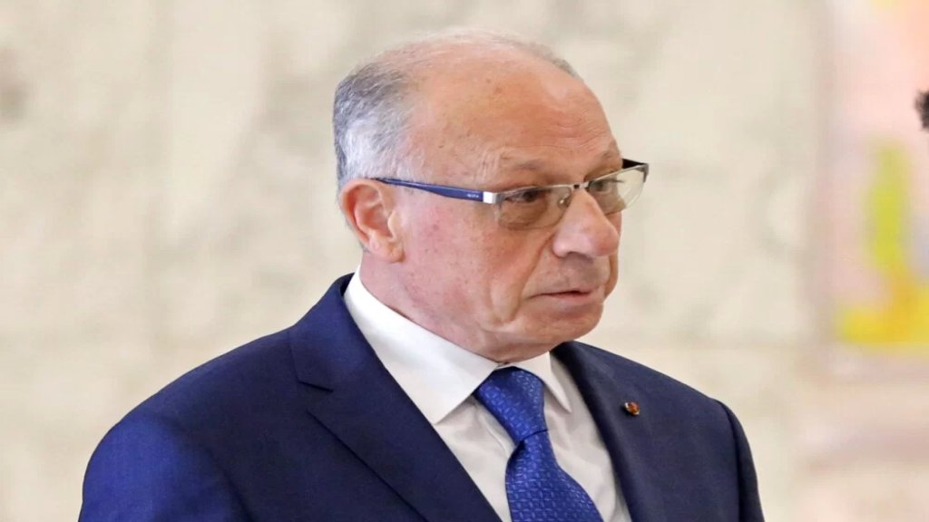 وزير الدفاع: تحقيق قيادة الجيش والأجهزة العسكرية والقضائية الشفاف بحادثة طرابلس كفيل بجلاء الحقيقة كاملة وتحديد المسؤوليات