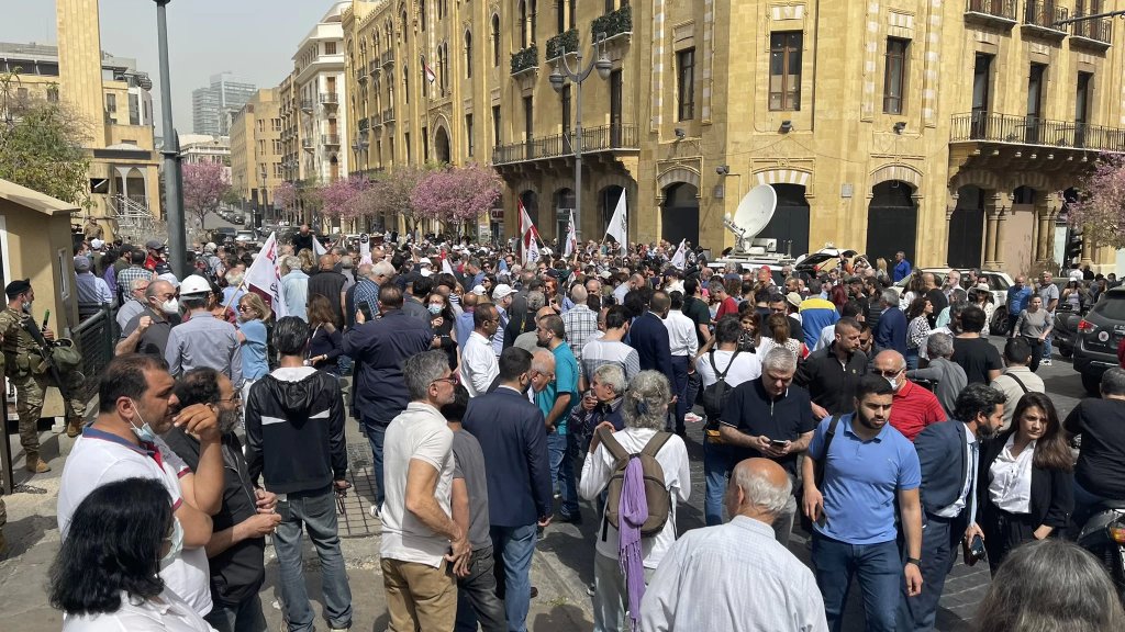 "تحالف متحدون" و"جمعية صرخة المودعين" عن تحرك اليوم أمام مجلس النواب: "لا تراجع حتى استرداد الودائع ودمعة كل أم وأب ومودع هي أنبل وأغلى من كل أموالهم ومناصبهم"