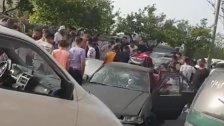 بالفيديو/ في طرابلس... سيارة تنحرف عن مسارها وترتطم بالرصيف وسقوط مجموعة من الجرحى !