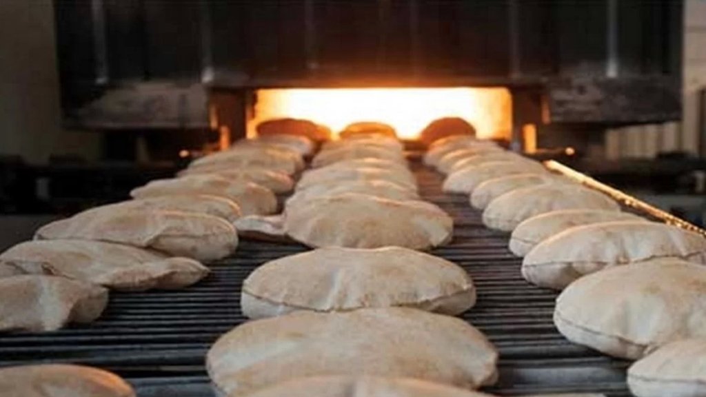 محتكرو السوق السوداء يبيعون ربطة الخبز بـ30 ألف ليرة في النبطية!