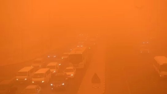 بالصور والفيديو/ عاصفة رملية قوية تضرب الكويت!