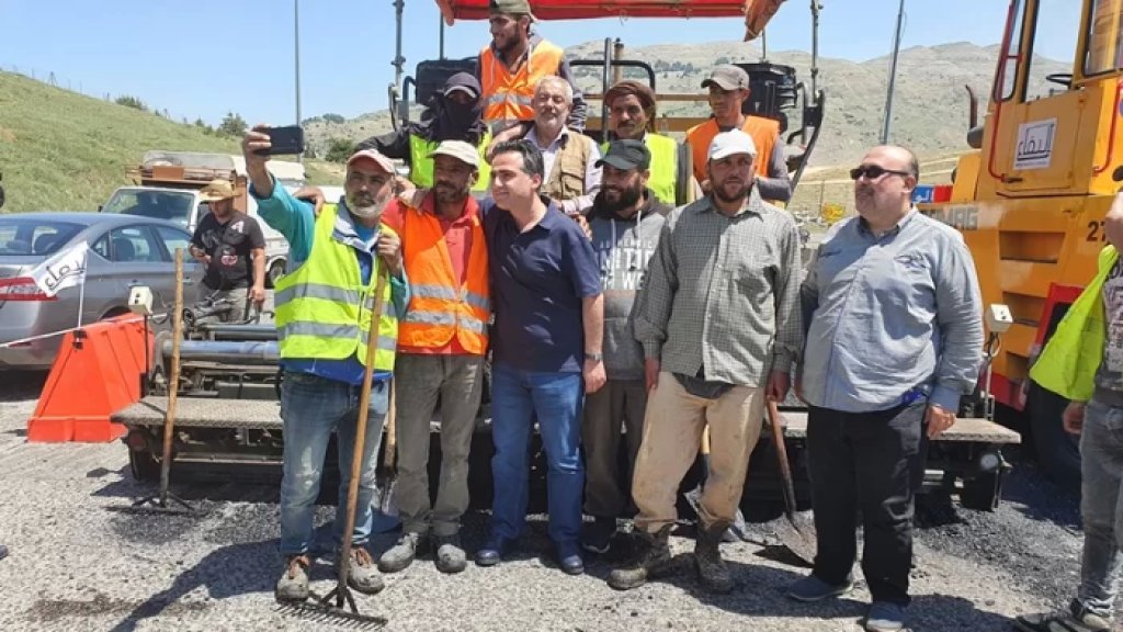 وزير الأشغال تفقد أعمال صيانة وتأهيل طريق ضهر البيدر