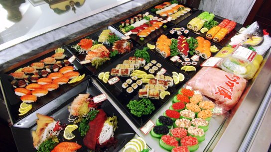 وجبات سوشي مجانية تدفع المئات في تايوان لتغيير أسمائهم.. مطاعم تمنح مَن اسمه &quot;سلمون&quot; طعاماً دون مقابل!