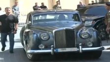 بالصورة/ كميل شمعون يصل إلى جلسة مجلس النواب بسيارة جده الرئيس كميل شمعون