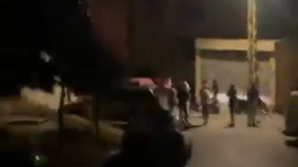 بالفيديو/ اشكال بين سوريين ولبنانيين في ساحة بنت جبيل!