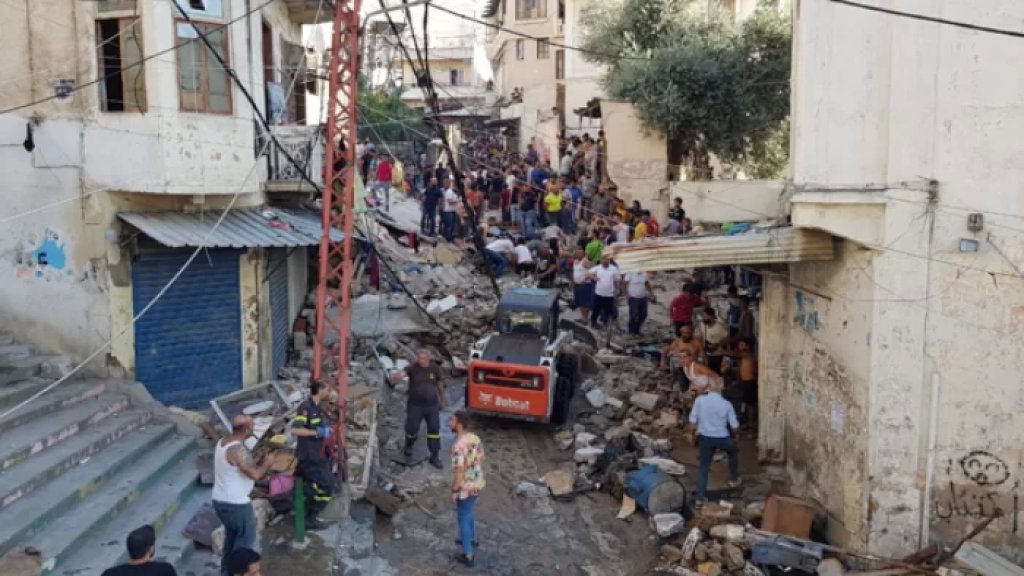 وفاة الطفلة التي تم انتشالها منذ نحو نصف ساعة من المبنى المنهار في طرابلس