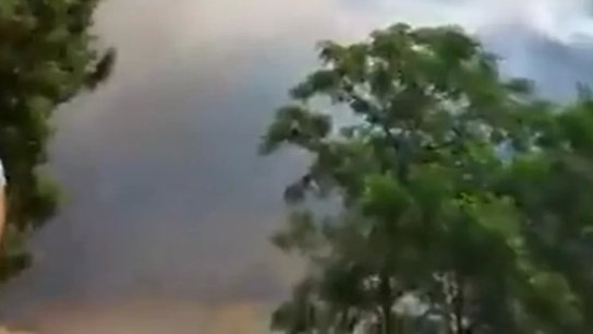 بالفيديو/ اندلاع حريق كبير في مار روكز - الدكوانة مهددًا الأبنية السكنية المجاورة ومناشدات من الأهالي