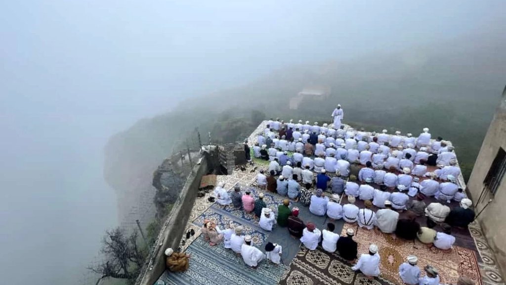 صورة ساحرة لصلاة العيد في عمان في ولاية الجبل الأخضر