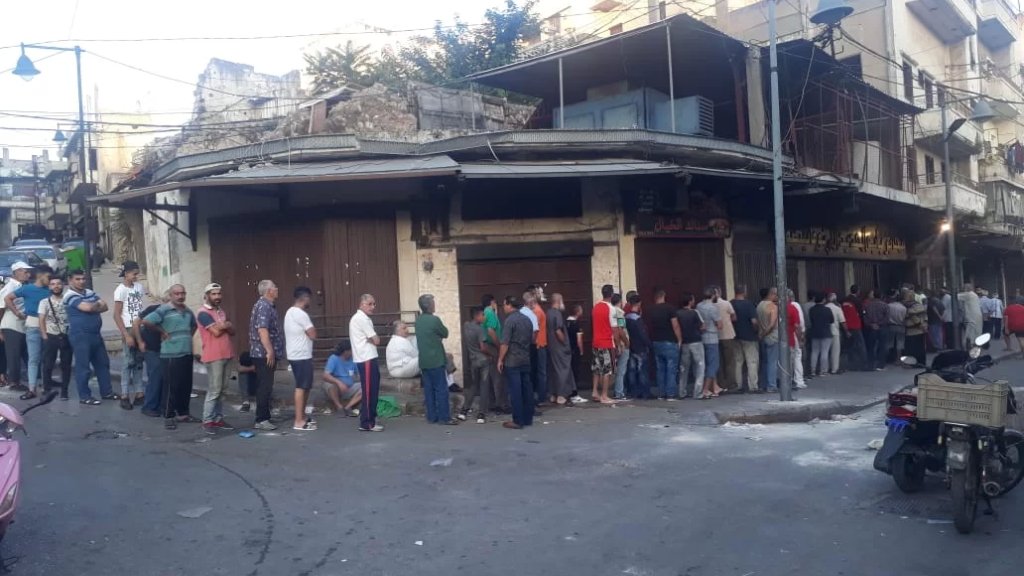 بالصور/ طوابير الرغيف من جبيل إلى طرابلس.. ولبنان يتسلّم 35 ألف طن من القمح من أوكرانيا وروسيا هذا الأسبوع