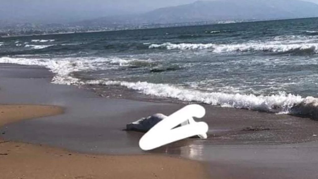 في عكار... موج البحر يقذف جثة إلى الشاطئ