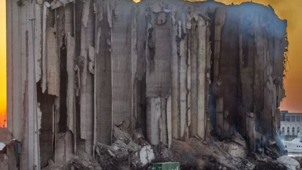 تقرير رسمي خطير... اجهزة الاستشعار الموضوعة في مبنى الاهراءات سجّلت زيادة خطر سقوط أجزاء من الجهة الشمالية وميقاتي للأجهزة المعنية: امنعوا الاقتراب منها!